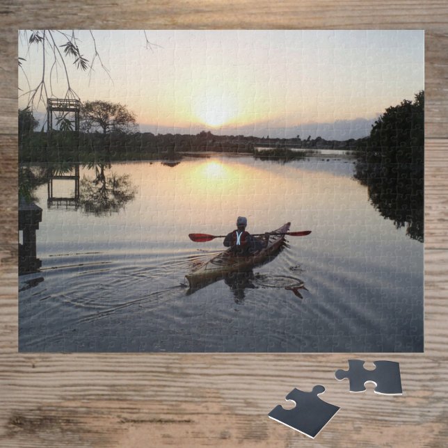 Puzzle Paysage de lever de soleil sur les eaux sereines d (Créateur téléchargé)