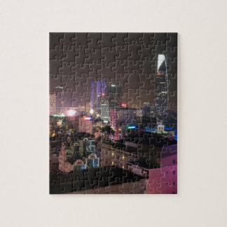 Puzzle Paysage urbain de nuit de Ho Chi Minh Ville.