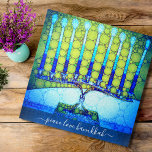Puzzle Peace Love Hanoukka Artsy Blue Green Menorah Chic<br><div class="desc">"Paix, Amour, Hanoukka." Une photo de fond illustrant une menorah d'art bleu et vert brillant, coloré, vous aide à inaugurer les vacances d'Hanoukka dans le style. Sentez la chaleur et la joie de la saison des Fêtes chaque fois que vous utilisez ce superbe puzzle carré Hanoukka coloré. Cartes de correspondance,...</div>