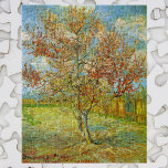 Puzzle Peach Tree rose en fleurs par Vincent van Gogh<br><div class="desc">Peach Tree rose in Blossom (Reminiscence de Mauve) de Vincent van Gogh est un post impressionnisme d'art vintage, peinture de paysage nature. Une scène de ferme avec un pêcher dans un verger avec des fleurs en fleurs au printemps. Egalement intitulé "Souvenir de Mauve" (Reminiscence de Mauve) a été dédié au...</div>