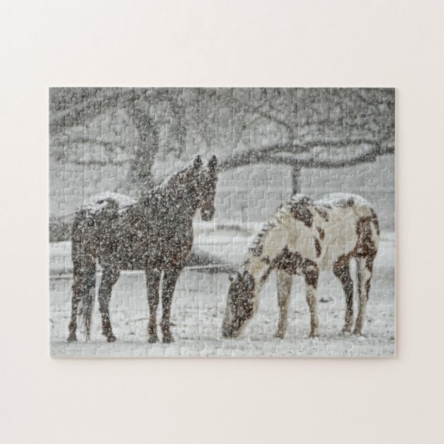 Puzzle Peinture, Chevaux Brown debout dans la neige tomba (Horizontal)