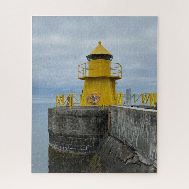 Puzzle Petit phare jaune à Reykjavik, Islande (Vertical)