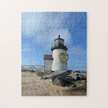 Phare de Nantucket avec couronne de printemps