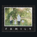 Puzzle Photo de la famille Black White Dot moderne et uni<br><div class="desc">Ce puzzle de collage de photos de famille en noir et blanc unique et moderne présente un arrière - plan de points noirs avec espace pour vous permettre d'ajouter votre propre photo et de modifier le texte si vous le souhaitez. Ce design photo simple et branché est le cadeau idéal...</div>