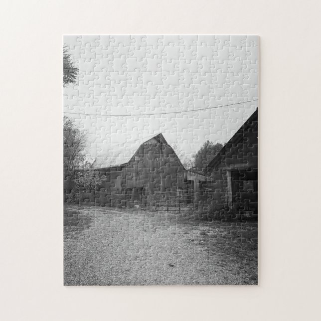 Puzzle Photo de la grange noire et blanche (Vertical)