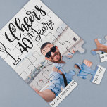Puzzle Photo personnalisée encourage à 40 ans gardien d'a<br><div class="desc">Moderne tendance simple noir et blanc applaudit à 40 ans script jalone / n'importe quel âge hommes anniversaire gardien puzzle cadeau avec brosse typographie manuscrite.              Facile à personnaliser avec votre photo,  âge,  nom et date !</div>