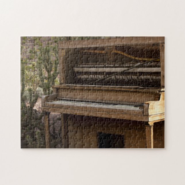 Puzzle Piano antique dans le désert (Horizontal)