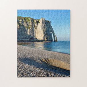 Puzzle Plage de galets et falaise d'Etretat en France Pos