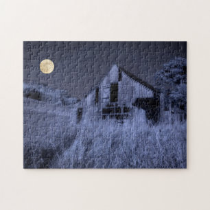 Puzzle Pleine lune au-dessus   Vieille grange patinée