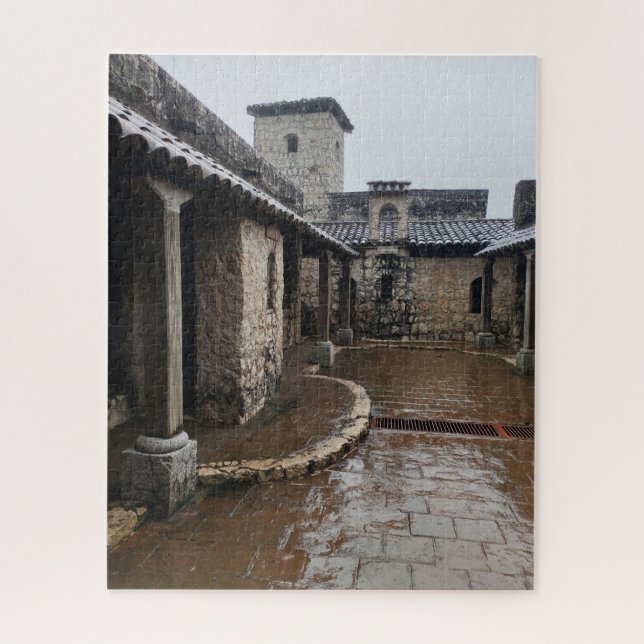 Puzzle Pluie dans la cour de San Felipe de Lara (Vertical)