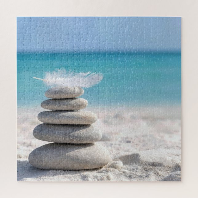 Puzzle Plume blanc sur un cairn de plage (Vertical)