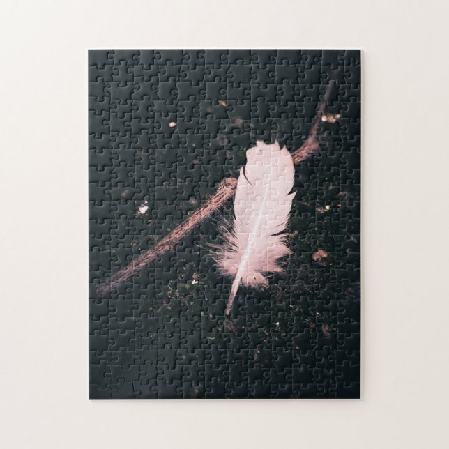 Puzzle Plumes blanches et brindilles sur le sentier de ma (Vertical)