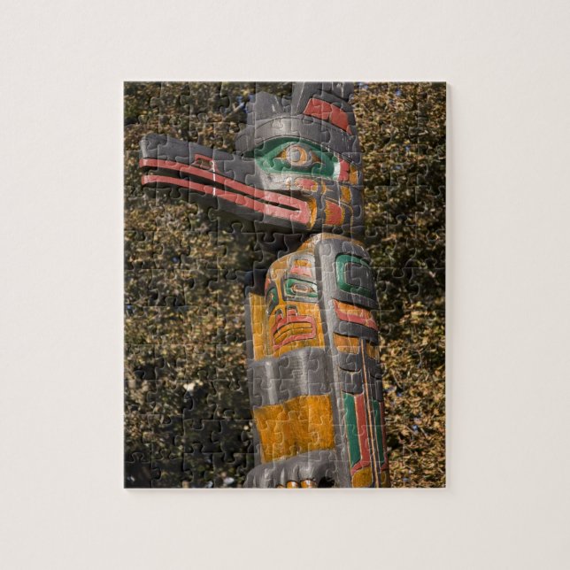 Puzzle Pôle Totem dans le parc d'Ottawa, Ontario, Canada (Vertical)