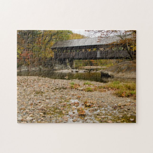 Puzzle Pont couvert de la rivière à l'automne (Horizontal)