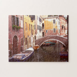 Puzzle Pont Dans Un Quartier Coloré De Venise.