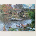 Puzzle Pont Gapstow, Central Park NEW YORK<br><div class="desc">Le pont Gapstow à Central Park peut sembler loin aujourd'hui, mais ce sera à vous de profiter une fois terminé. Une belle vue sur le Pont Gapstow à Central Park.Ce puzzle de jigsaw non seulement offre de l'animation mais est aussi un beau gardien qui peut être apprécié encore et encore!...</div>