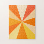 Puzzle Pop Art Modern 60s Funky Geometry Rays in Orange<br><div class="desc">Ce design pop art branché,  d'inspiration rétro des années 60,  a des rayons orange psychédéliques / coups de soleil tournant dans un motif géométrique. Ce design branché,  minimaliste et ultra-moderne comporte douze rayons dans des tons orangés variés. C'est super,  bébé.</div>