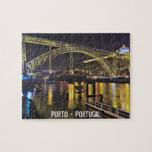 Puzzle Porto - Portugal. Scène nocturne près de la rivièr