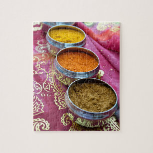 Puzzle Pots d'épices indiens sur Sari rose et or