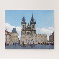 Prague. Vieilles place et église de Tyn