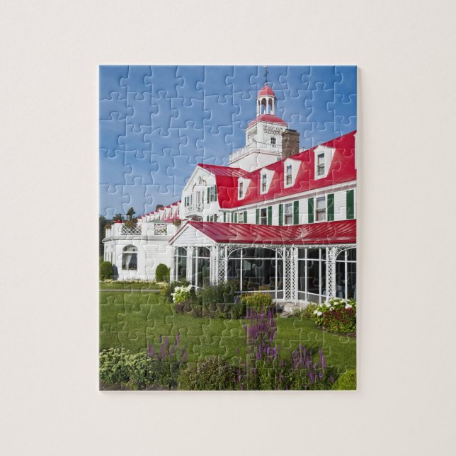 Puzzle Québec, Canada. Hôtel historique Tadoussac, 2 (Vertical)