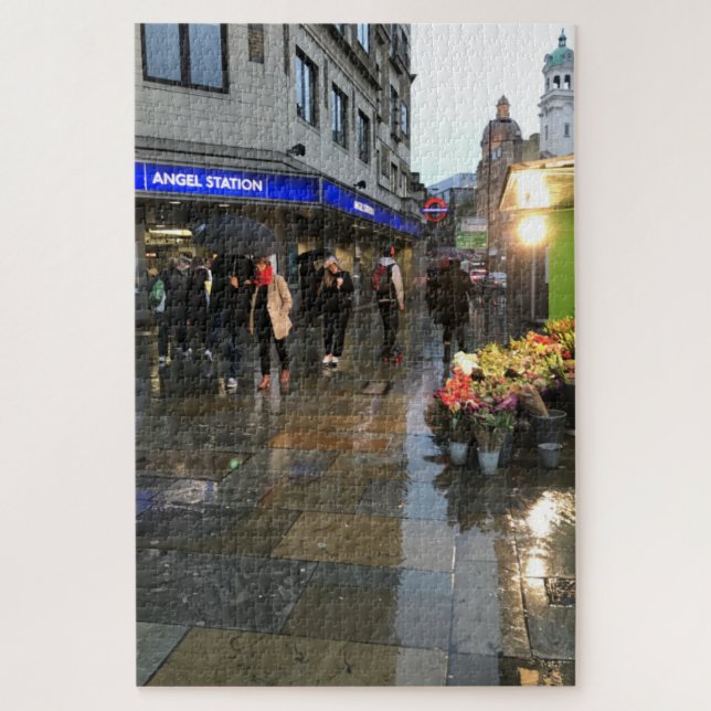 Puzzle Rainy Day à Angel Islington Nord Londres UK (Vertical)