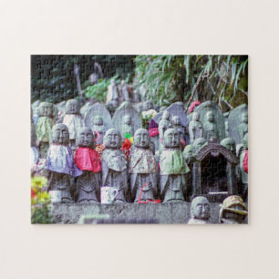 Puzzle Rangs de petites statues de moines Jizo avec des b