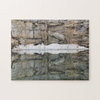 Puzzle Réflexions De La Muraille De Roche Dans La Nature 