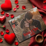 Puzzle Rouge et noir LOVE Design avec photo, noms et date<br><div class="desc">Célébrez votre histoire d’amour avec ce puzzle personnalisé de la Saint-Valentin, qui présente un design élégant rouge et noir avec le mot "LOVE" de style créatif avec un "O" en forme de coeur. Customisez-le avec votre photo préférée, vos noms, et une date spéciale pour créer un souvenir chaleureux ou un...</div>