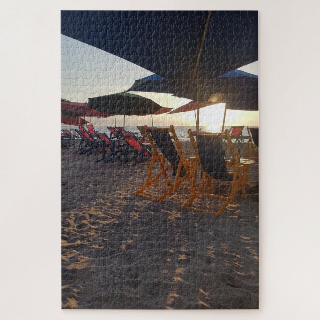 Puzzle Sièges de plage ombragés au coucher du soleil (Vertical)
