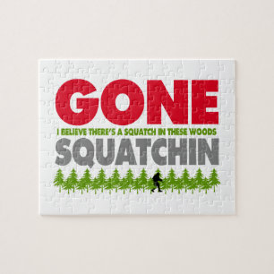 Puzzle Squatchin allé Bigfoot se cachant en bois