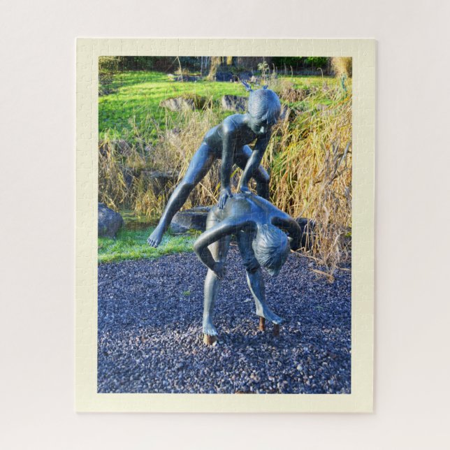 Puzzle Statue de deux enfants jouant (Vertical)