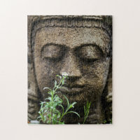 Statue de jardin en pierre avec fleur