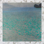 Puzzle Sur le lac Attersee par Gustav Klimt, Art Vintage<br><div class="desc">Sur le lac Attersee (1900) par Gustav Klimt est une peinture vintage de l'époque victorienne Symbolisme de l'art artistique mettant en vedette le lac Attersee (alias Kammersee). Le lac Attersee est le plus grand lac de la région de Salzkammergut en Autriche. Klimt a passé l'été avec Emilie Flöge à Litzlberg...</div>
