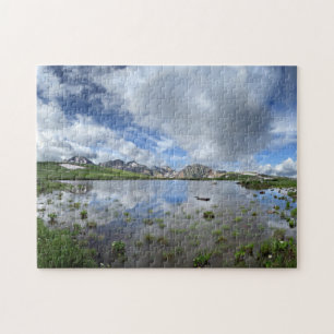 Puzzle Tarn au-dessus du canyon d'Elk Creek sur la Div co