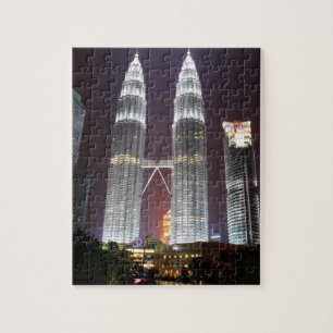 Puzzle Tours Petronas à Kuala Lumpur la nuit