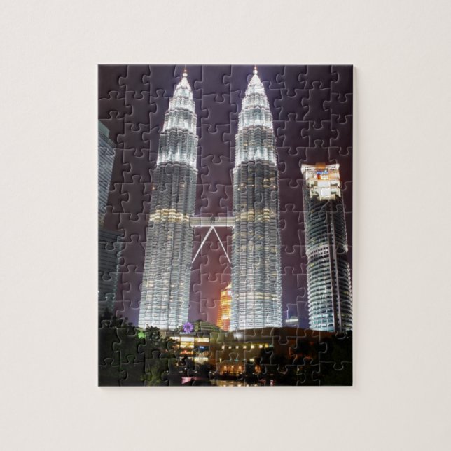 Puzzle Tours Petronas à Kuala Lumpur la nuit (Vertical)