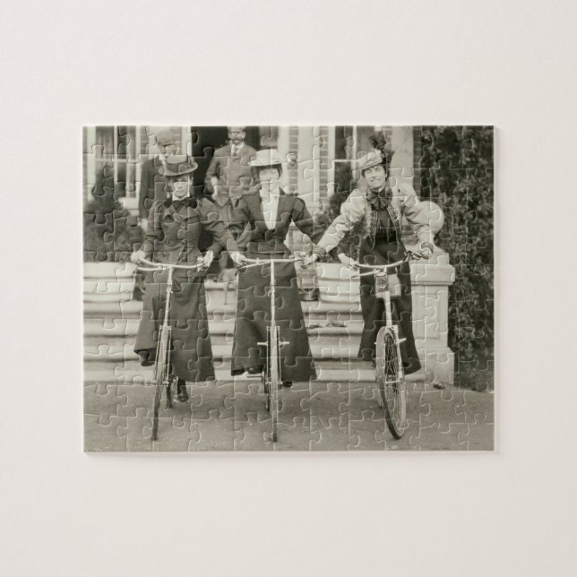 Puzzle Trois femmes sur des bicyclettes, les années 1900 (Horizontal)