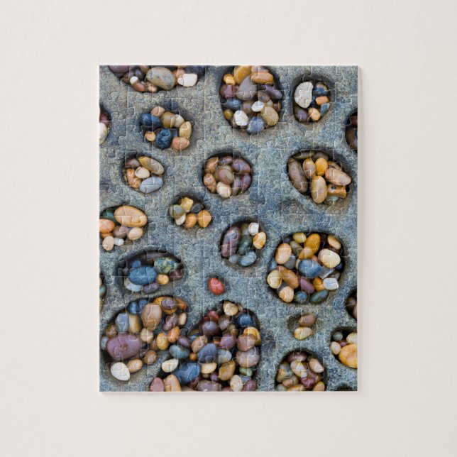 Puzzle Trous remplis de galets, CA (Vertical)