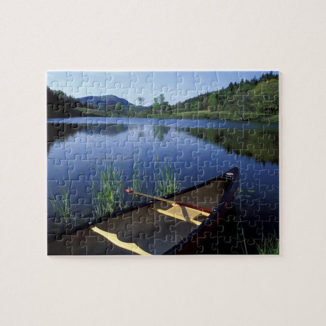 Puzzle Un canoë repose sur la rive de Little Long Pond (Horizontal)