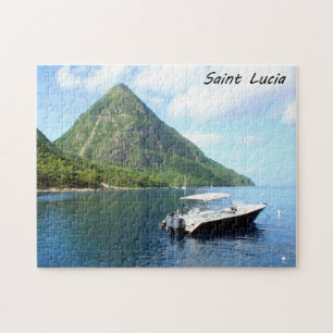 Puzzle Un hors-bord devant les pitons dans la