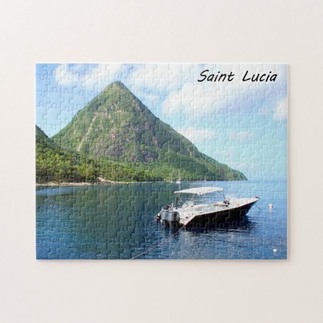 Puzzle Un hors-bord devant les pitons dans la (Horizontal)