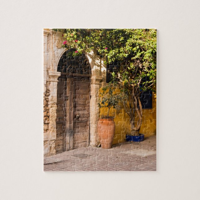 Puzzle Une vieille porte européenne (Vertical)