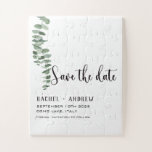 Puzzle Verdure & Mariage minimaliste enregistrer la carte<br><div class="desc">Voici mon minimaliste romantique Save the Date Card - un faire-part délicat et intemporel qui capture magnifiquement l'essence de l'amour,  avec la décoration Eucalyptus. Conçu avec un design minimaliste et des tons romantiques,  cette carte est le prélude idéal à votre journée spéciale.</div>