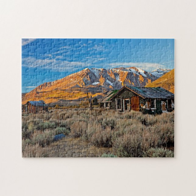 Puzzle Vieille ferme le long de lac Hwy 395 en juin (Horizontal)