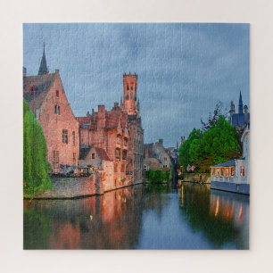 Puzzle Vieille ville et beffroi la nuit à Bruges