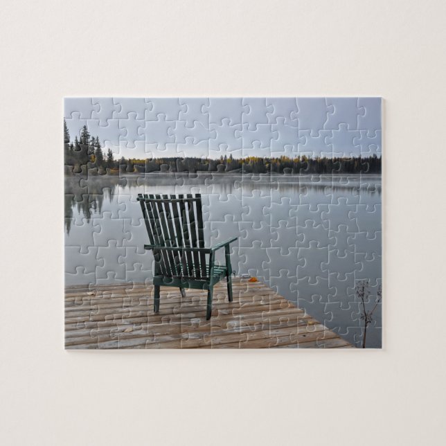 Puzzle Vieux fauteuil par lac (Horizontal)