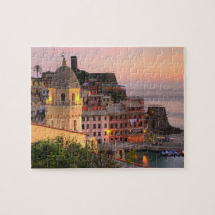 Puzzle Ville en pente de Vernazza au crépuscule, Cinque