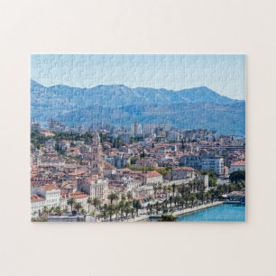 Puzzle Vue aérienne du front de mer de la ville divisée,