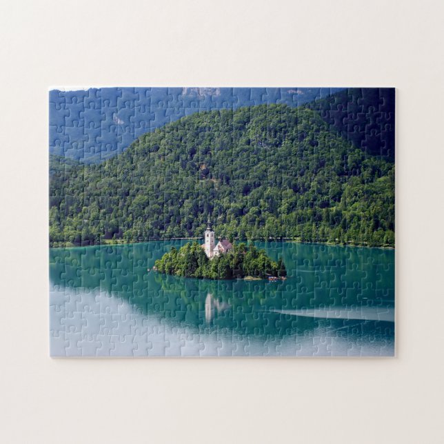 Puzzle Vue panoramique du lac de Bled avec l'église de pè (Horizontal)